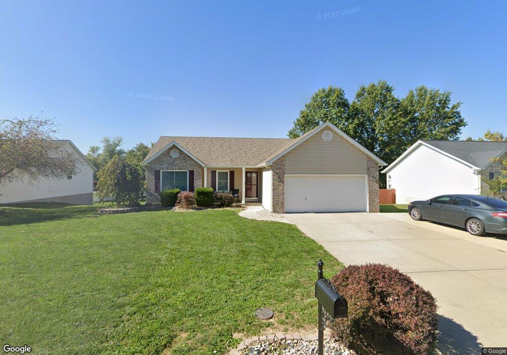 916 Woodland Dr, Maryville, IL 62062 - photo 1