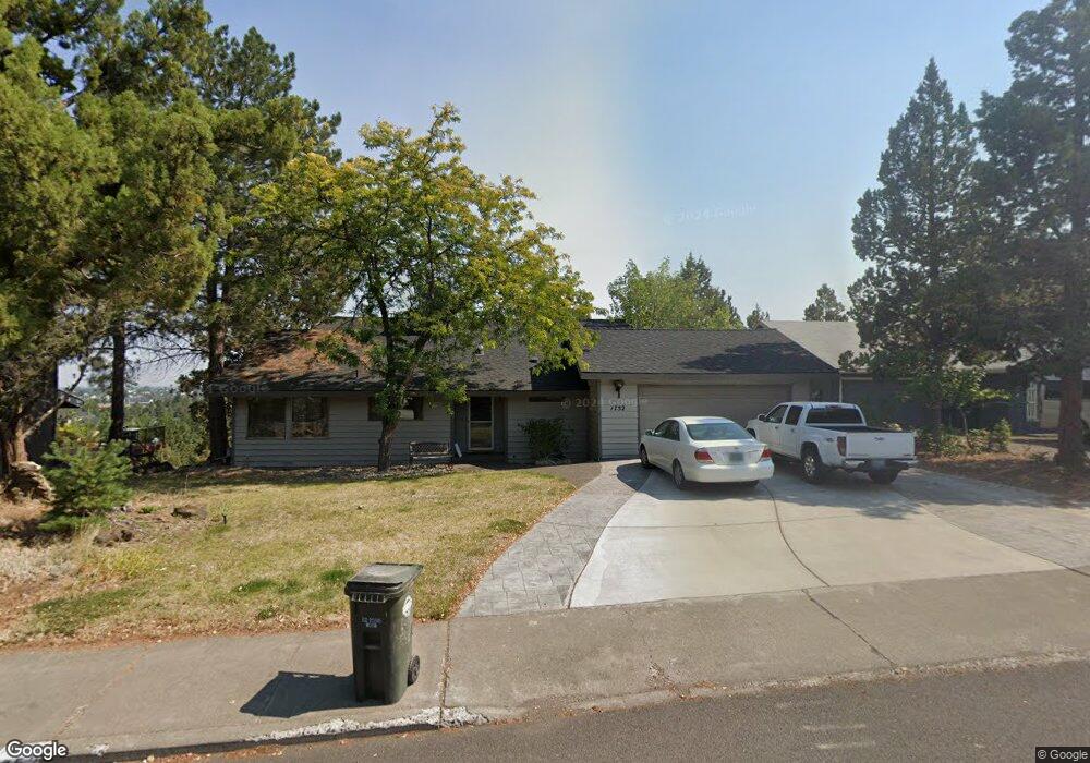 1752 NE Cliff Dr, Bend, OR 97701 - photo 1