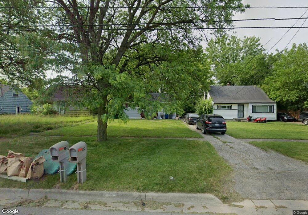 322 E Carpenter Rd, Flint, MI 48505 - photo 1