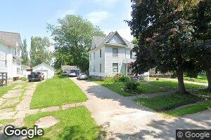 211 E Green St, Wyoming, IA 52362