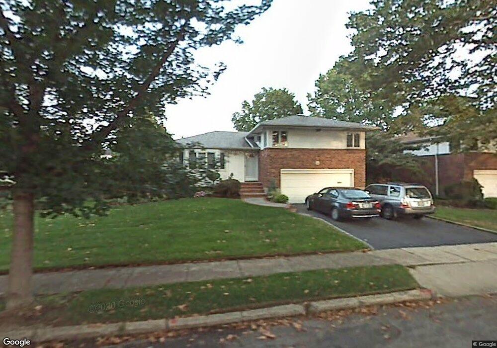 12 Hollywood Dr, Plainview, NY 11803 - photo 1