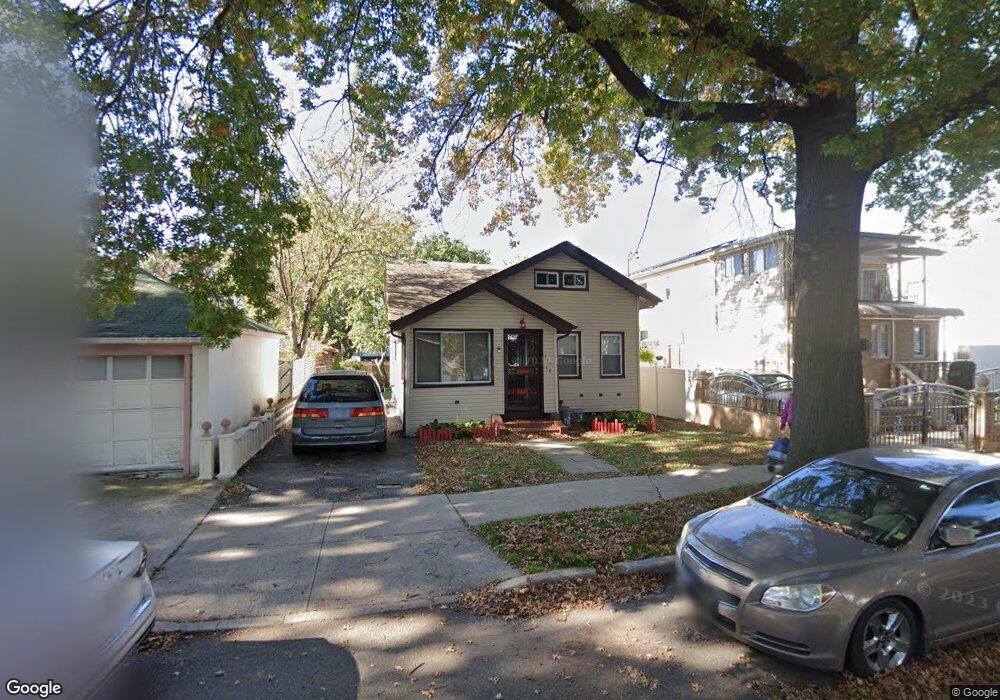 11048 173rd St, Jamaica, NY 11433 - photo 1