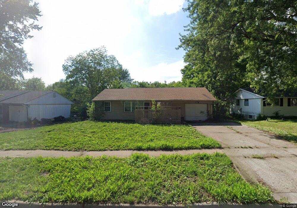 3913 SE Fremont St, Topeka, KS 66609 - photo 1