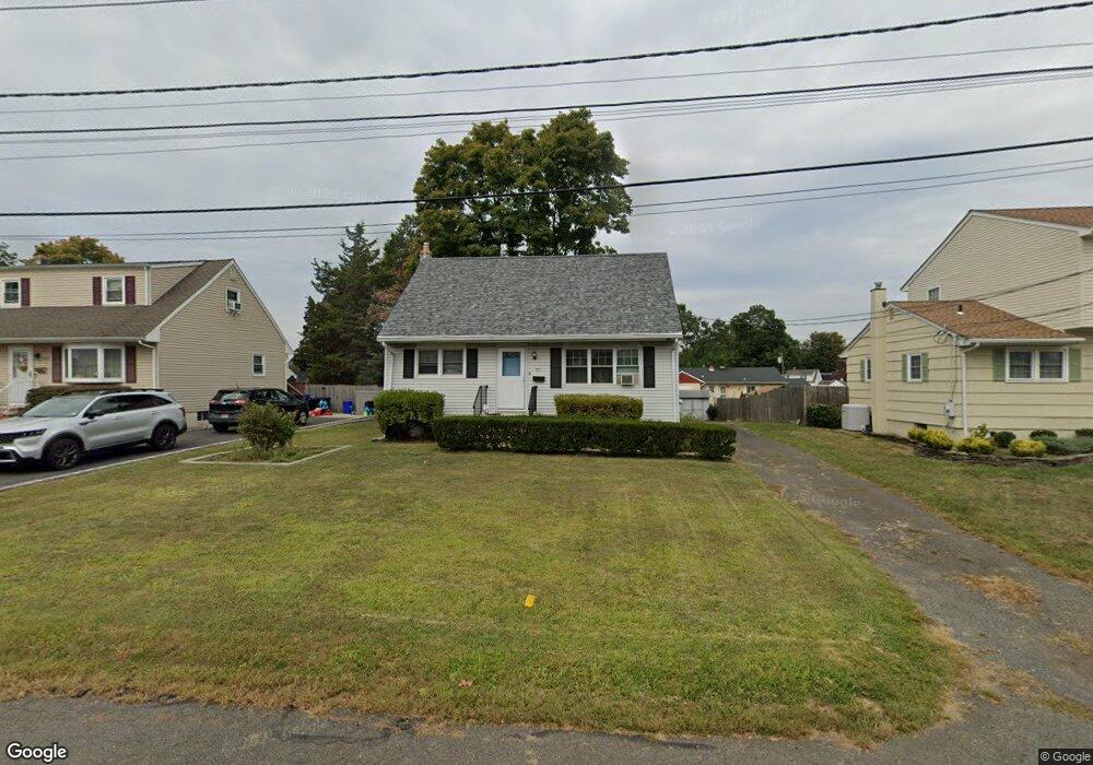 571 W Pershing Ave, Middlesex, NJ 08846 - photo 1