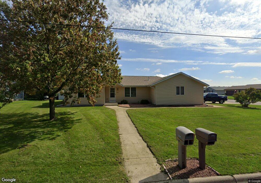 2319 S Oakhill Ave, Janesville, WI 53546 - photo 1