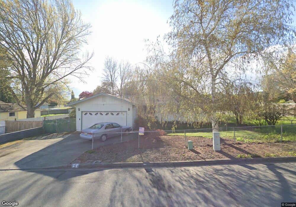 754 NE 11th St, Grants Pass, OR 97526 - photo 1