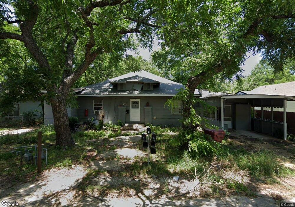 208 W 7th St, Bonham, TX 75418 - photo 1