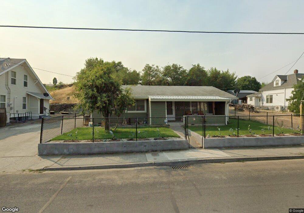 1318 E 9th St, the Dalles, OR 97058 - photo 1