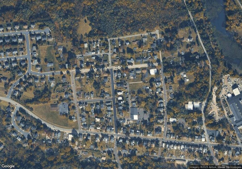 567 N Cedar St, Spring City, PA 19475 - photo 1