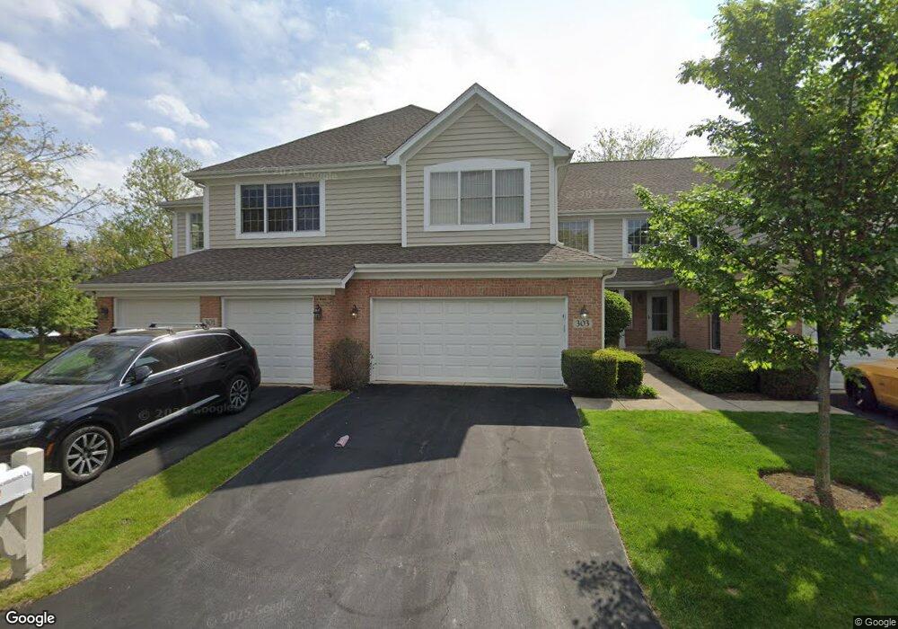 303 Roscommon Ct, Glen Ellyn, IL 60137 - photo 1
