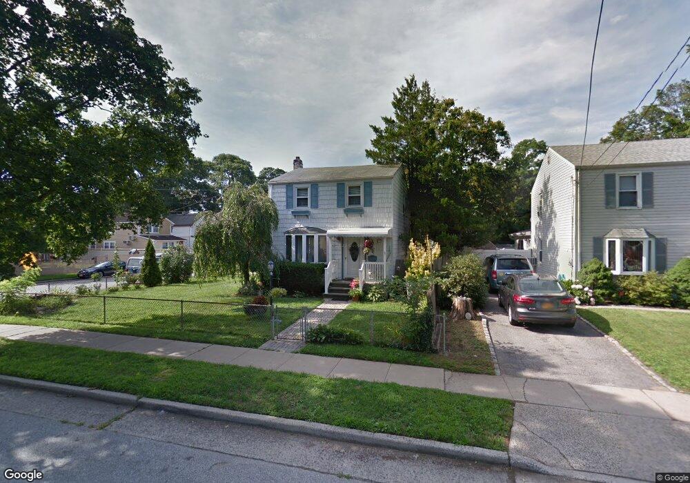 566 Maple St, West Hempstead, NY 11552 - photo 1