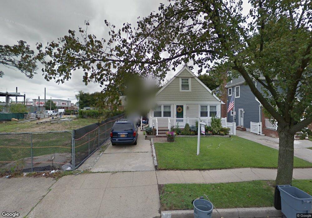 1046 N 2nd St, New Hyde Park, NY 11040 - photo 1