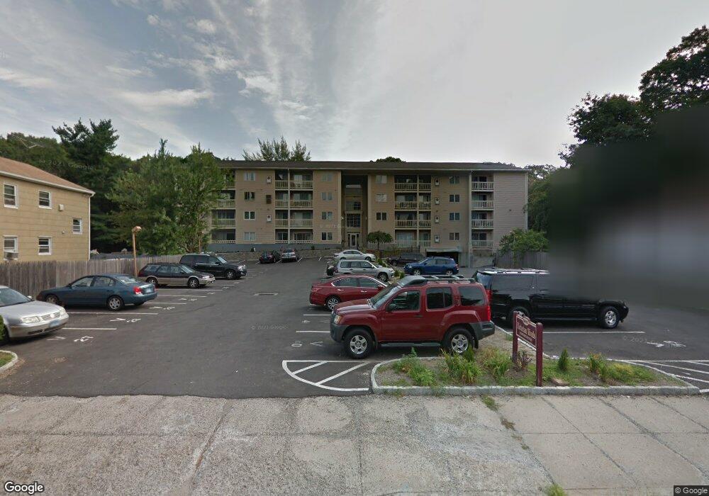 980 Lindley St unit 203, Bridgeport, CT 06606 - photo 1