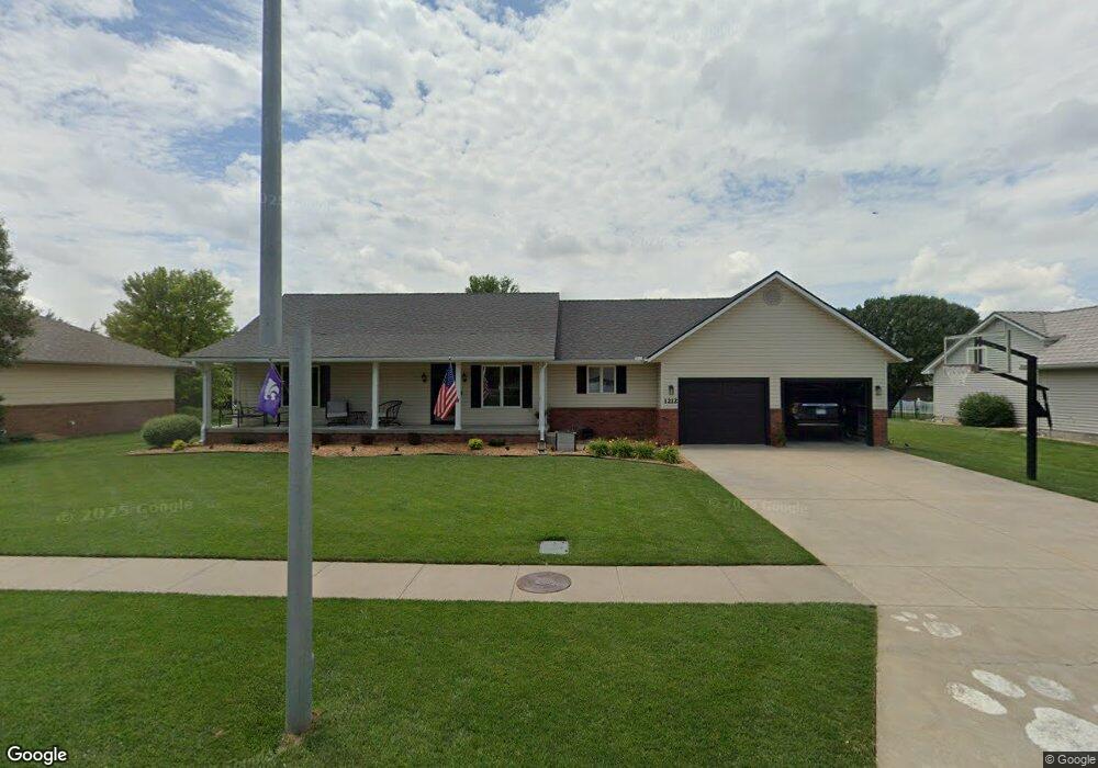 1212 Turkey Creek Dr, McPherson, KS 67460 - photo 1