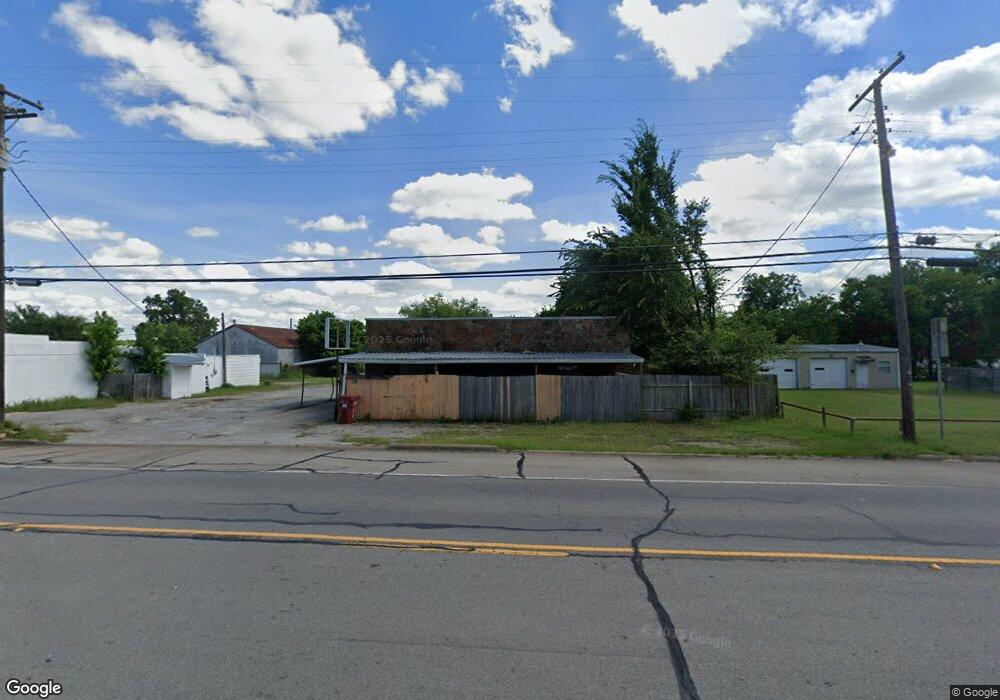 726 E Sam Rayburn Dr, Bonham, TX 75418 - photo 1