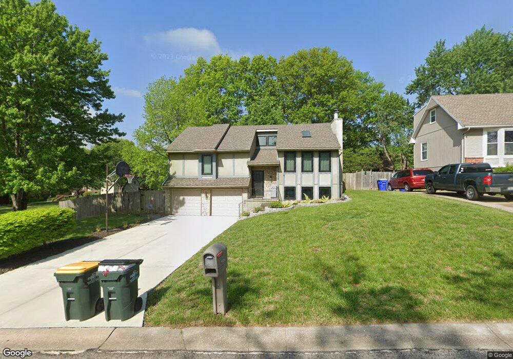 10236 Gillette St, Lenexa, KS 66215 - photo 1