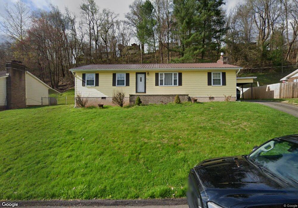 223 Pine Cir, Dunbar, WV 25064 - photo 1