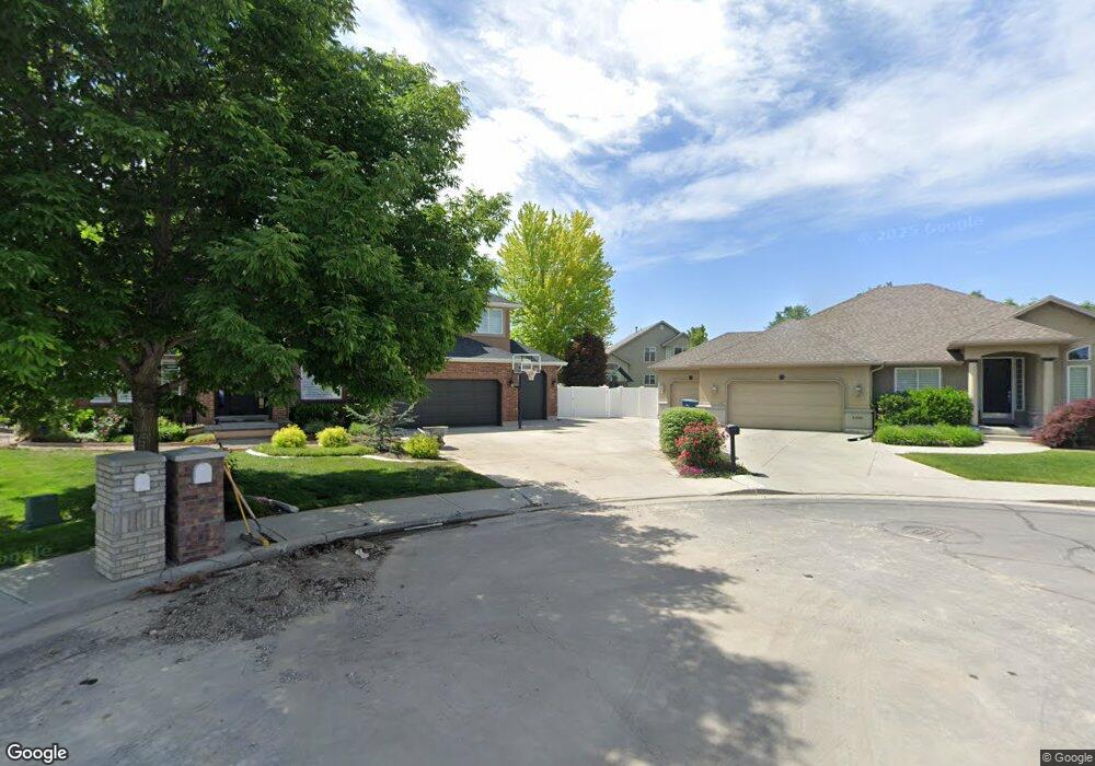 8389 S Park Hurst Cir, Sandy, UT 84094 - photo 1