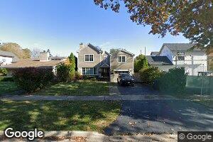 533 Exmoor Rd, Kenilworth, IL 60043