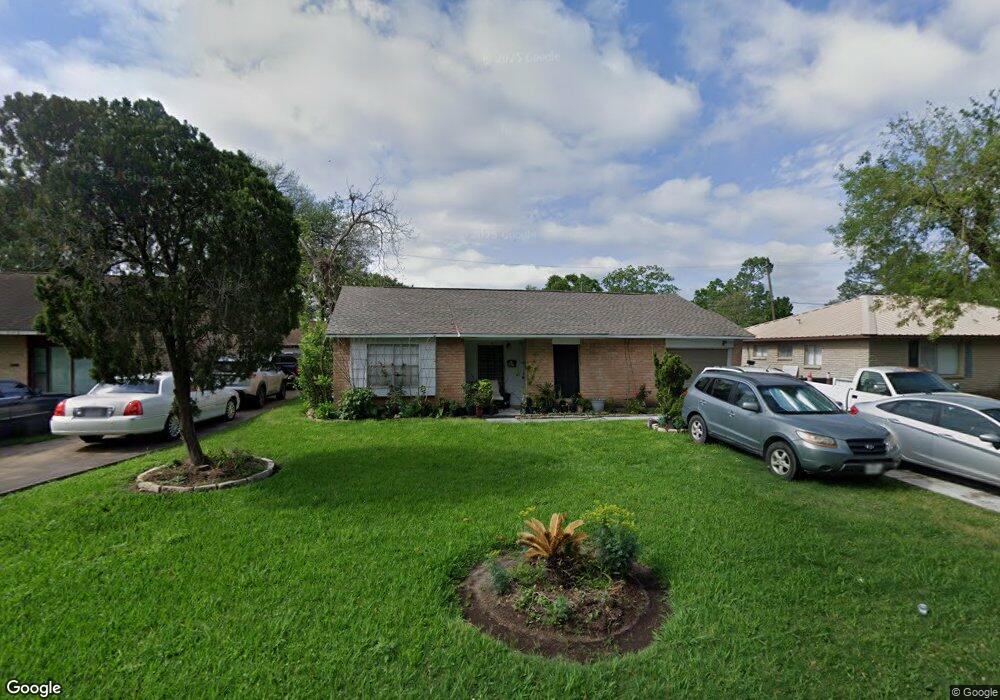 5631 Maywood Dr, Houston, TX 77053 - photo 1
