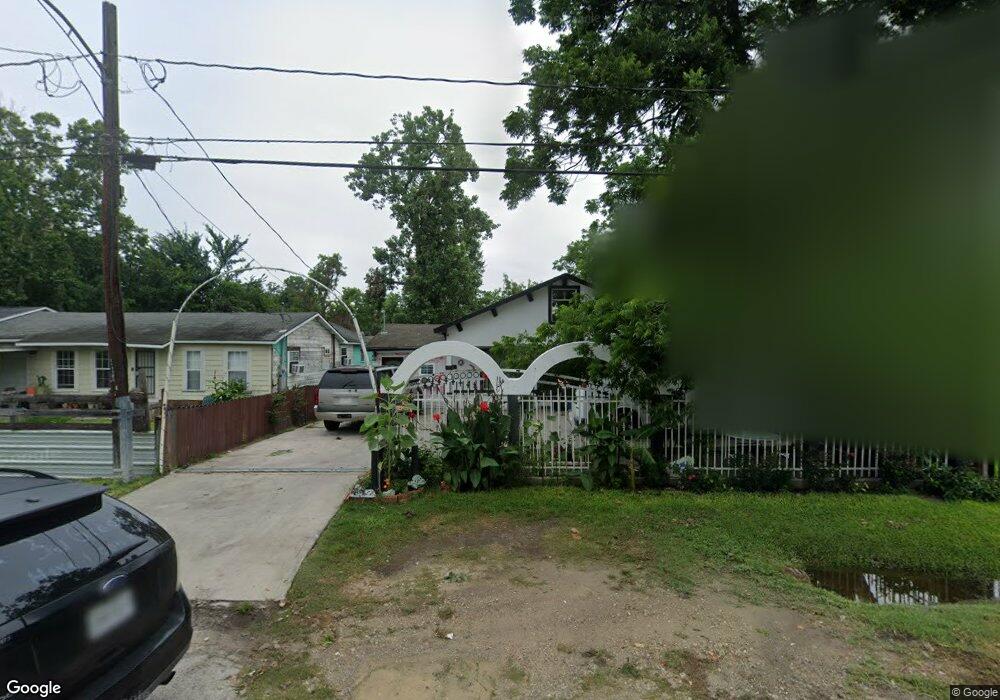 2313 Melbourne St, Houston, TX 77026 - photo 1