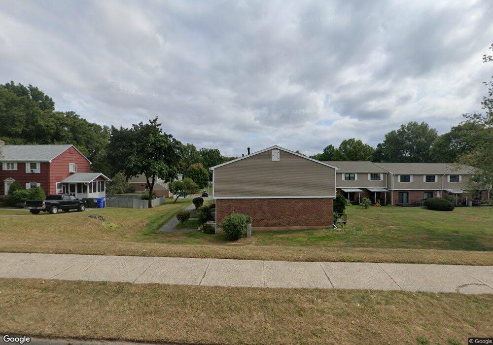 325 Hampton Ct, Newington, CT 06111 - photo 1