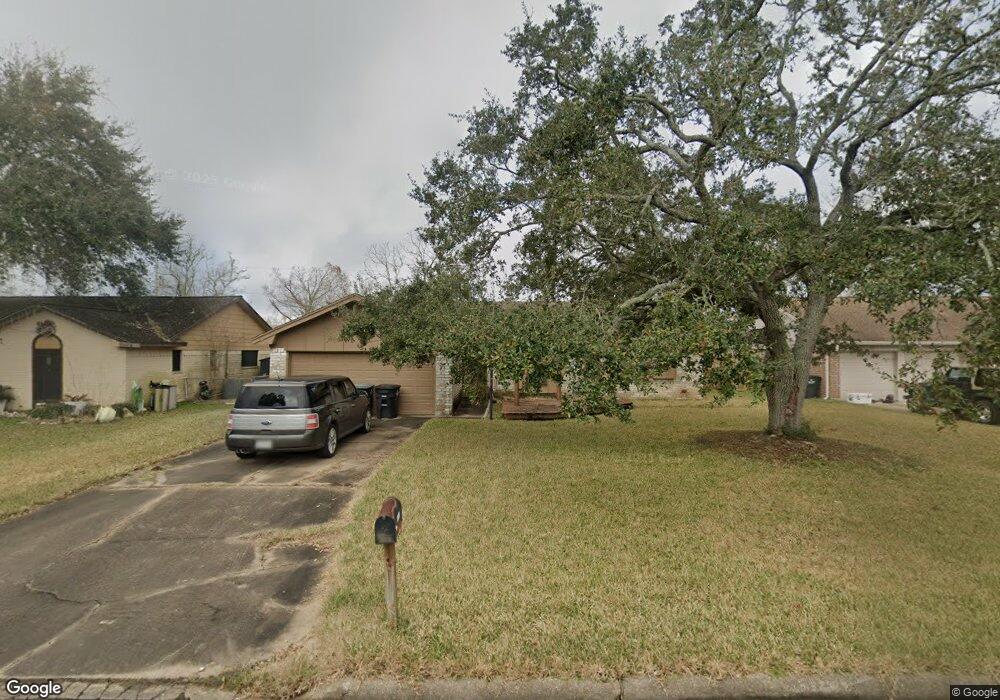 1520 Kings Park Dr, Alvin, TX 77511 - photo 1