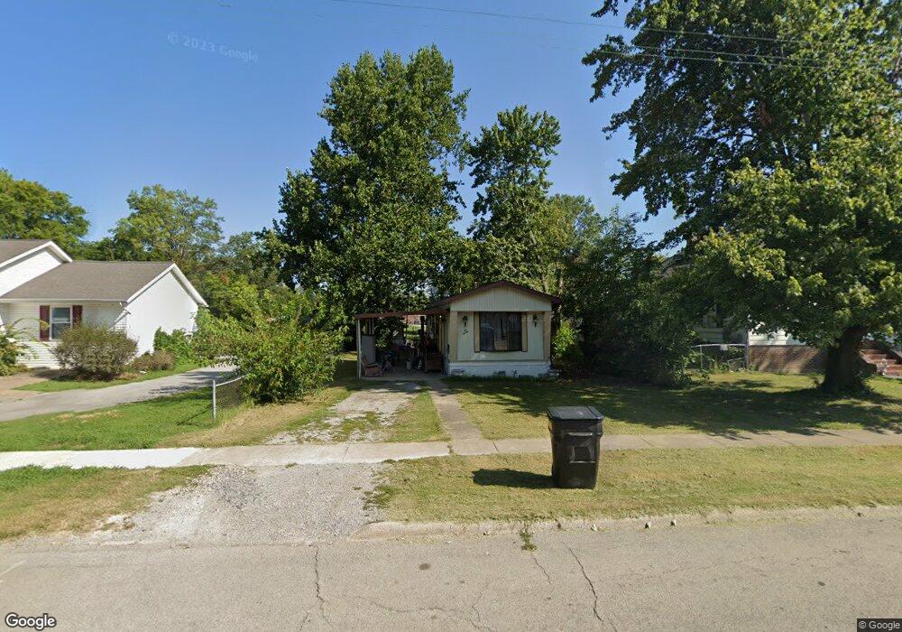 620 W Lincoln St, Harrisburg, IL 62946 - photo 1