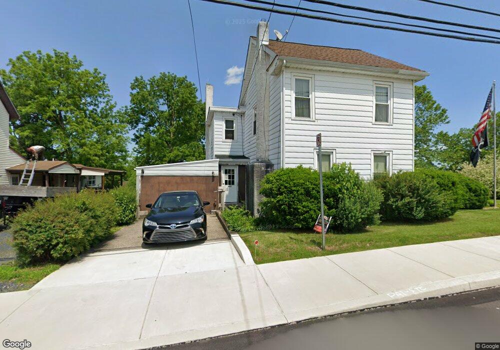 962 Main St, Pennsburg, PA 18073 - photo 1