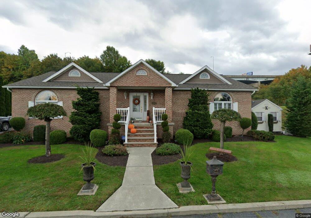 5 William St unit 242I, Moosic, PA 18507 - photo 1