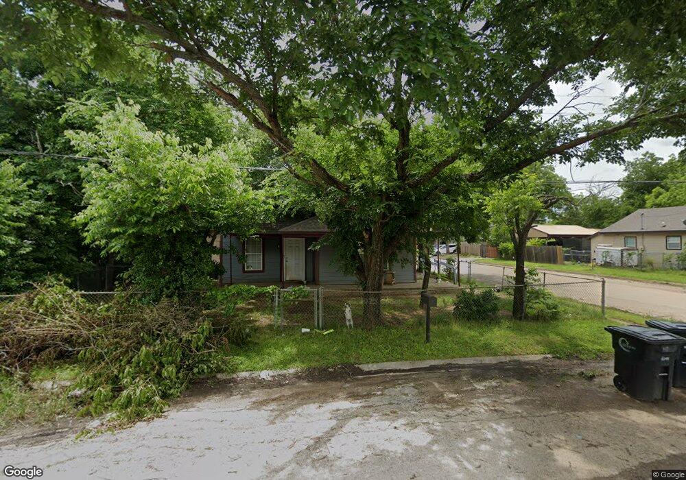 302 Royal St, Cleburne, TX 76031 - photo 1