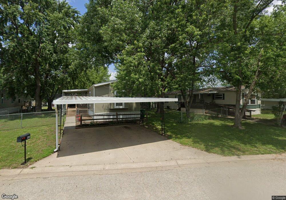 212 SE Willow Way, Topeka, KS 66609 - photo 1