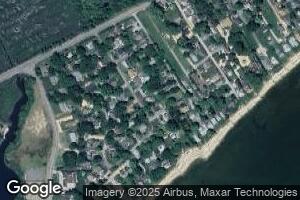 26 Beach Rd, Riverhead, NY 11901