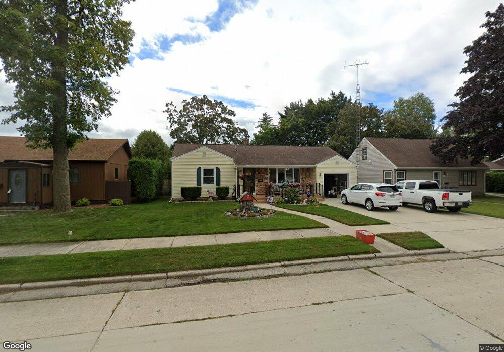 2111 Markham St, Manitowoc, WI 54220 - photo 1