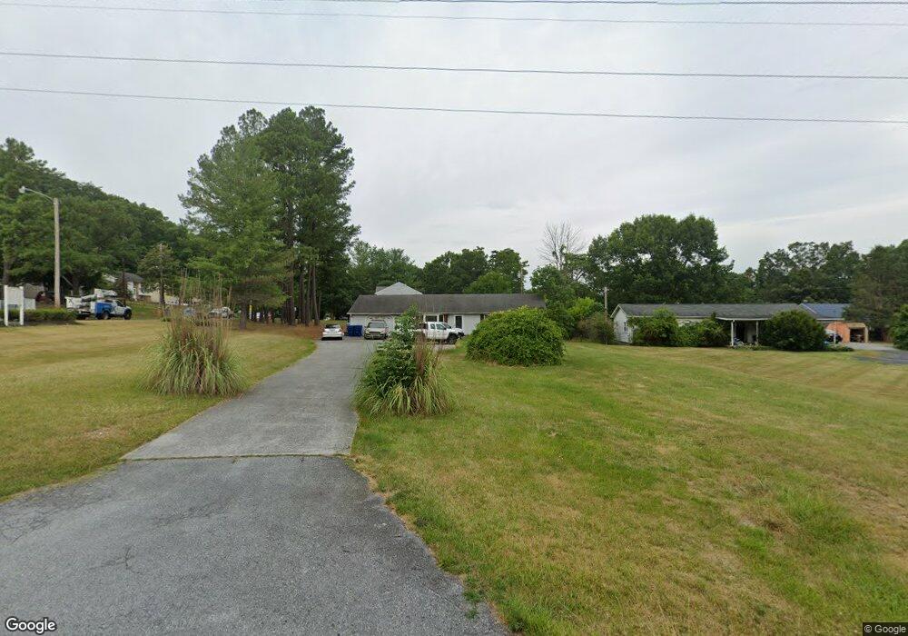 1415 Cedar Dr, Front Royal, VA 22630 - photo 1