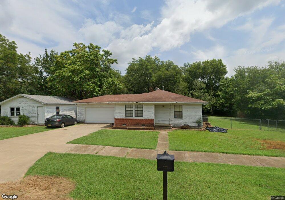 606 N G St, Hugo, OK 74743 - photo 1