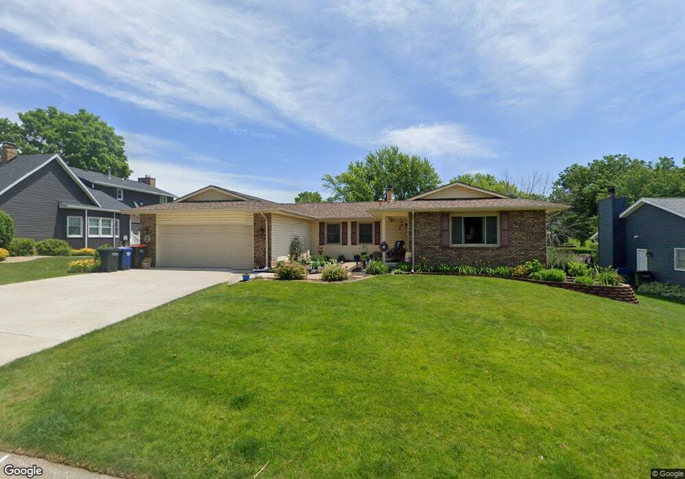 1853 Westminster Cir, Davenport, IA 52807 - photo 1