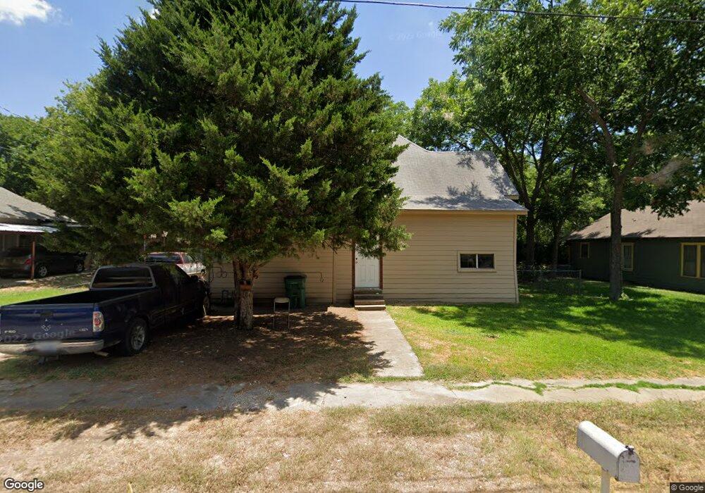 916 N Commerce St, Gainesville, TX 76240 - photo 1