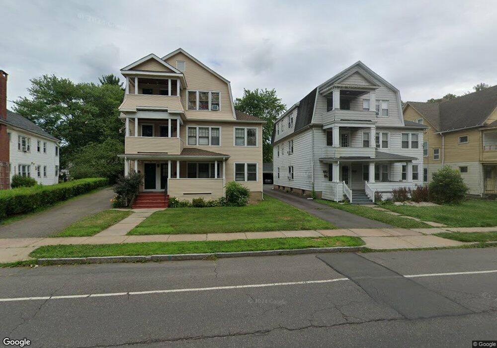 197 Quaker Ln S, West Hartford, CT 06119 - photo 1