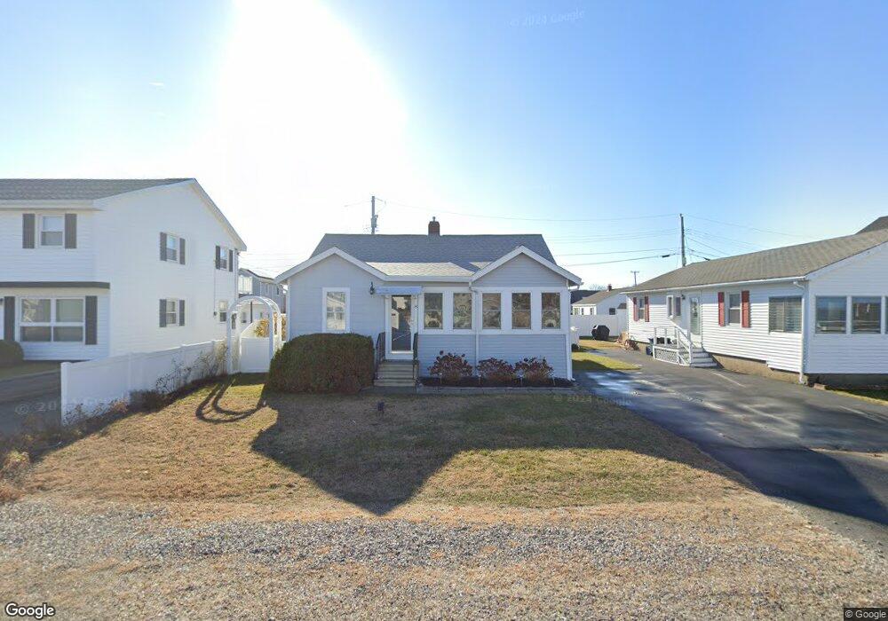 8 Nashua St, Seabrook, NH 03874 - photo 1