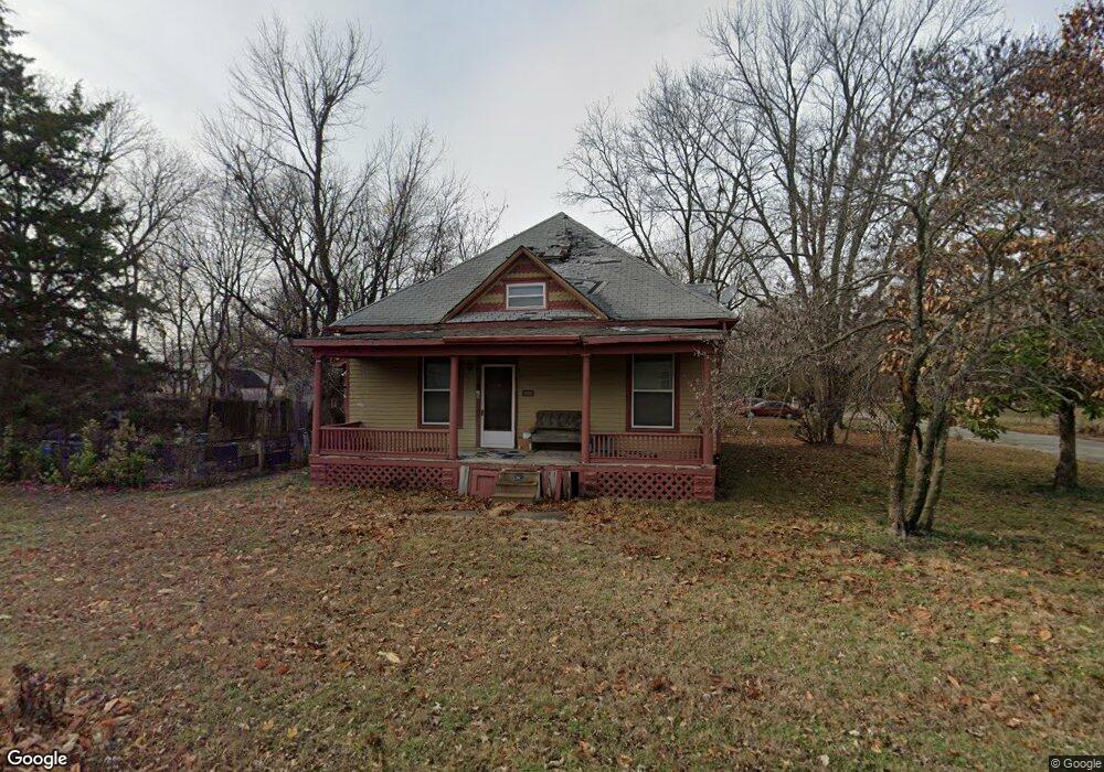 822 N Central Ave, Parsons, KS 67357 - photo 1