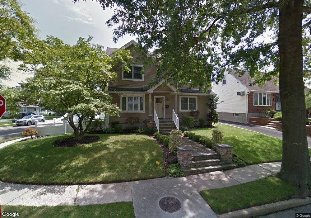 267 Fairfield Ave, Mineola, NY 11501 - photo 1