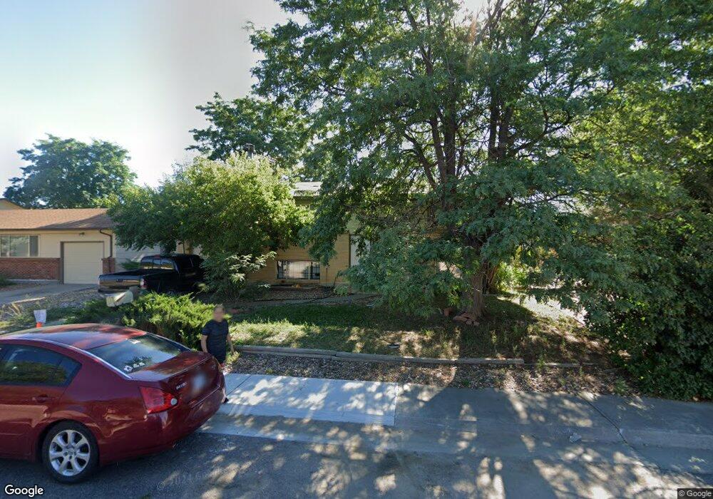 822 Naples St, Aurora, CO 80011 - photo 1