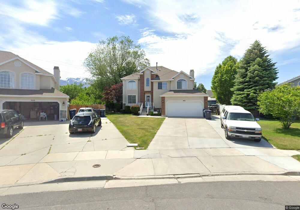 982 E Merewood Ct, Sandy, UT 84094 - photo 1