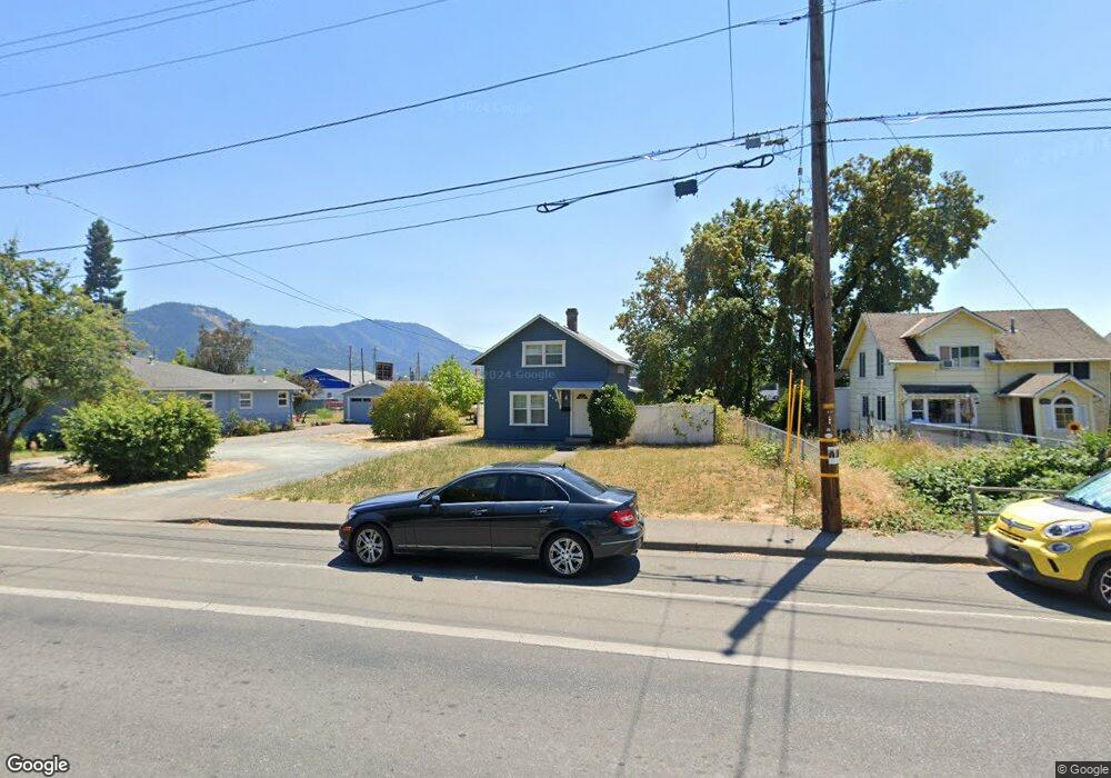 417 NE D St, Grants Pass, OR 97526 - photo 1