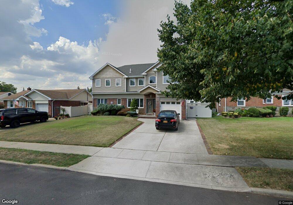 758 Magnolia Dr, Franklin Square, NY 11010 - photo 1