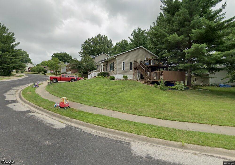 5940 W Ridgecrest Cir, Peoria, IL 61615 - photo 1