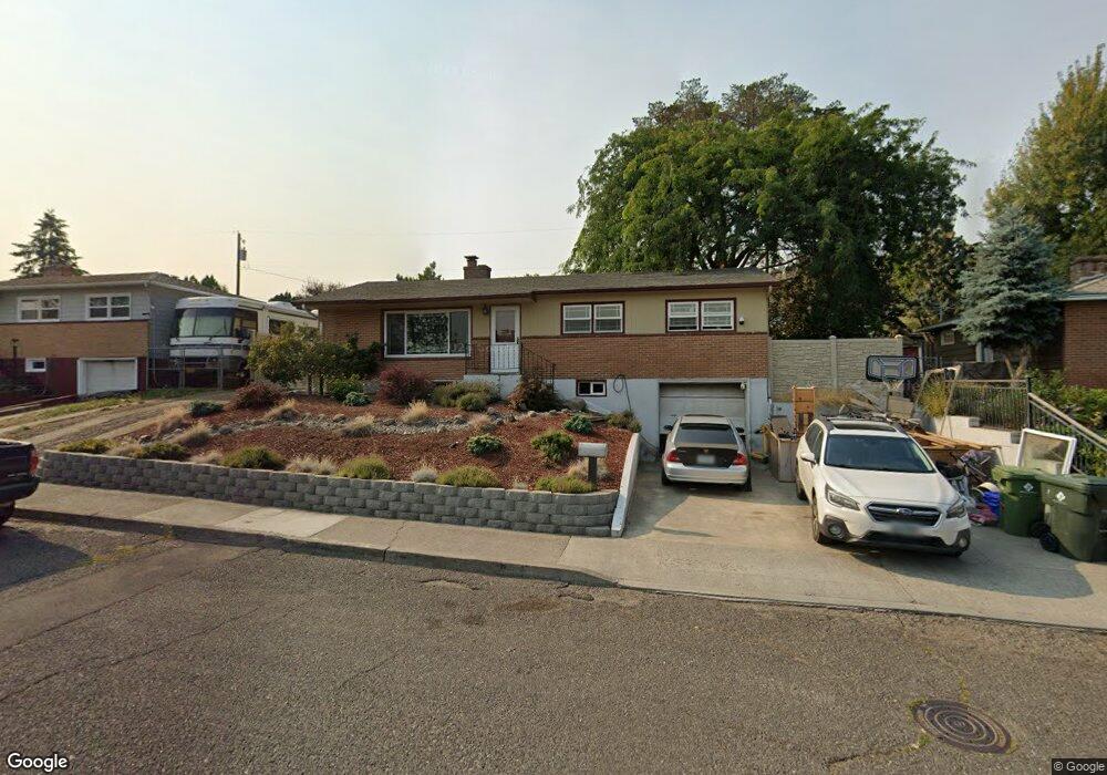 614 E 17th St, the Dalles, OR 97058 - photo 1