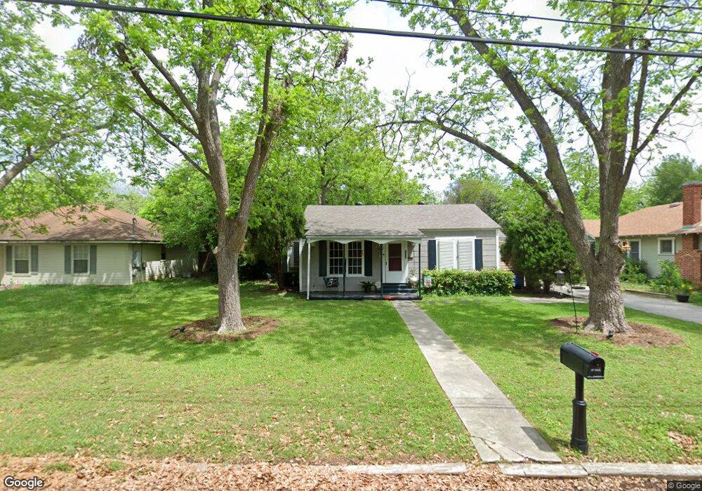 1018 Palm St, Seguin, TX 78155 - photo 1