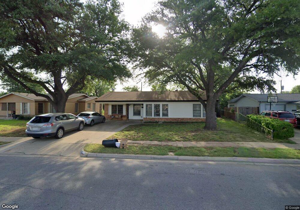 820 Russell Ln, Bedford, TX 76022 - photo 1